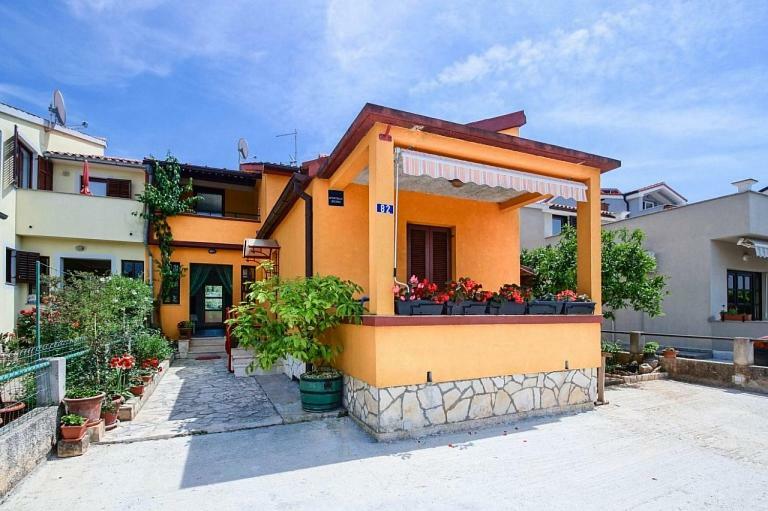 Apartmani Petunia Fazana Ngoại thất bức ảnh