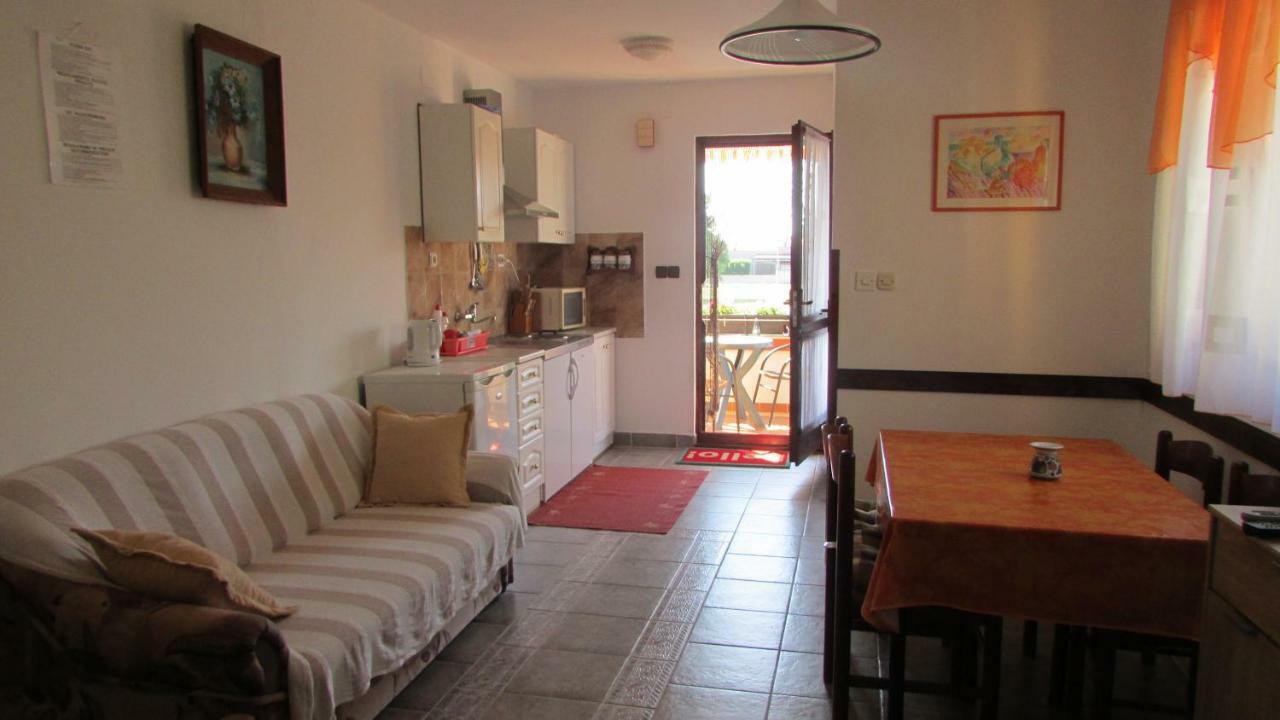 Apartmani Petunia Fazana Ngoại thất bức ảnh