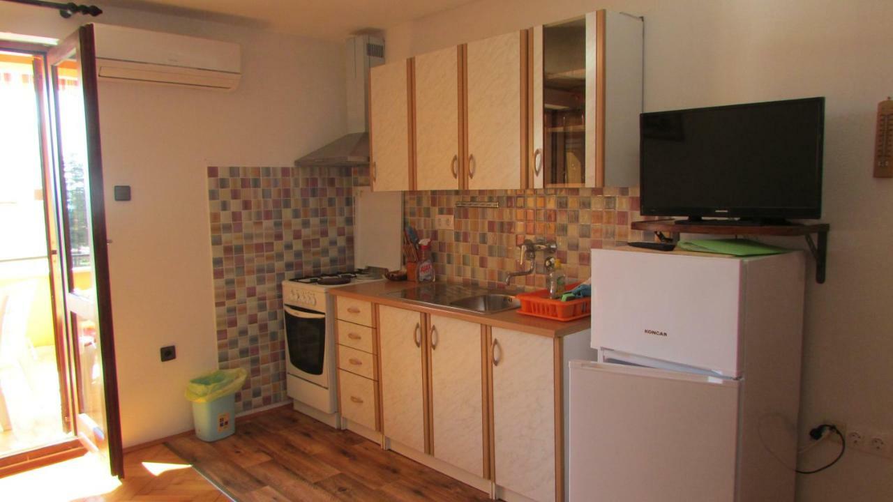 Apartmani Petunia Fazana Ngoại thất bức ảnh
